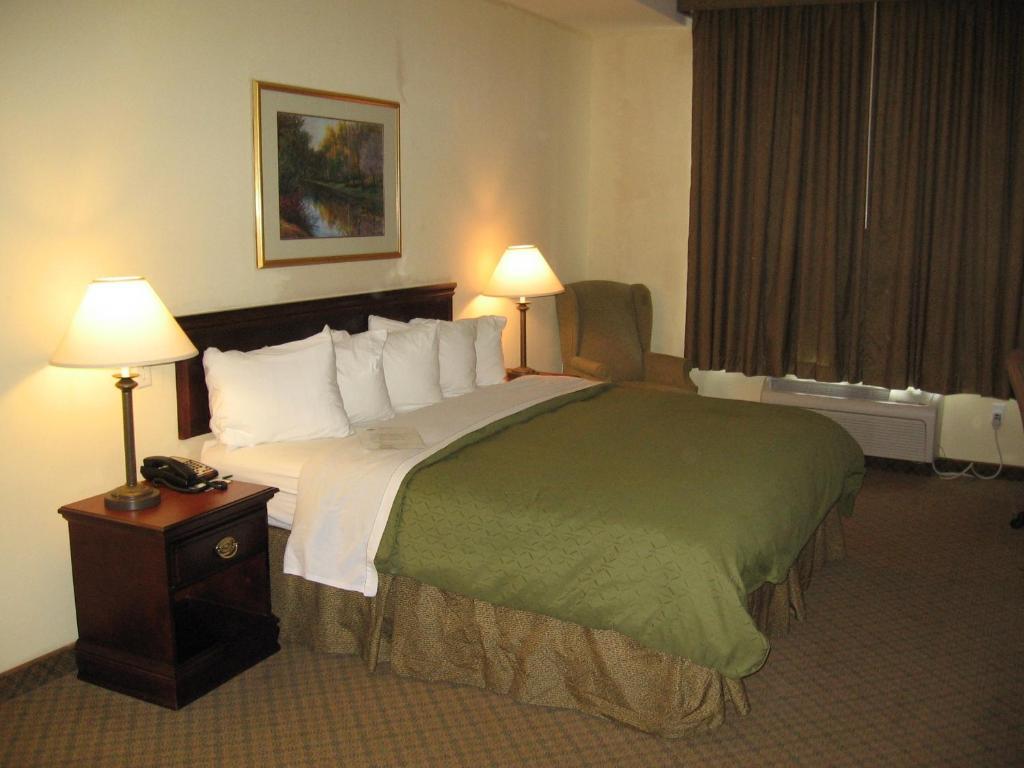 Country Inn & Suites By Radisson, Newport News South, Va Room photo
